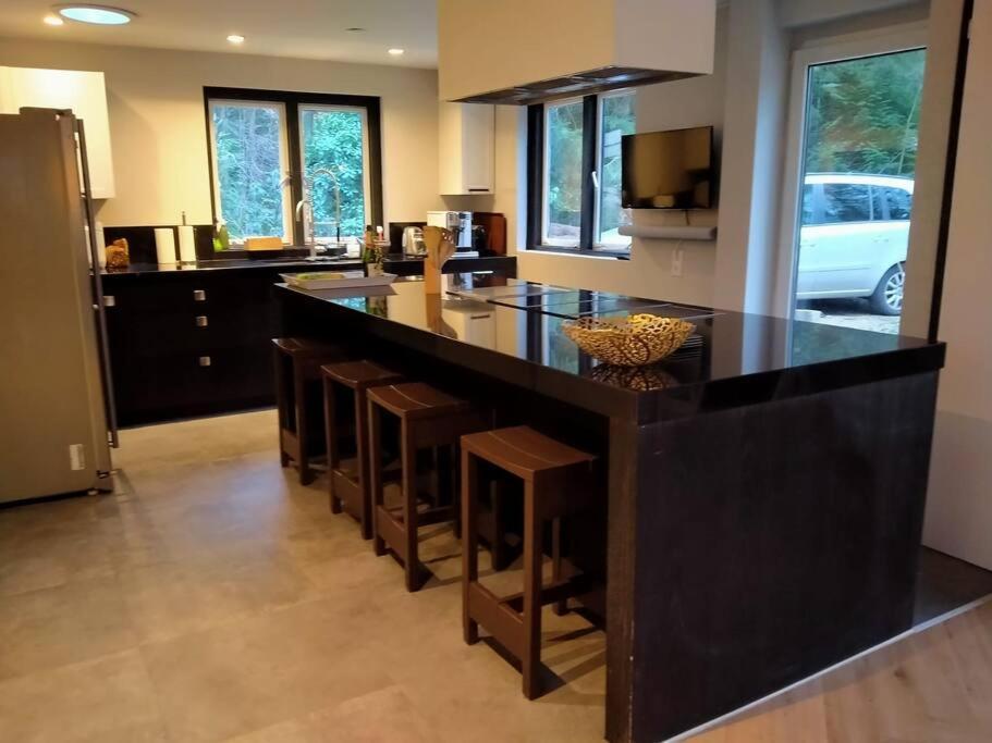 Kindvriendelijke Bungalow In Het Bos Bij Zwemmeer. Vilsteren Екстериор снимка