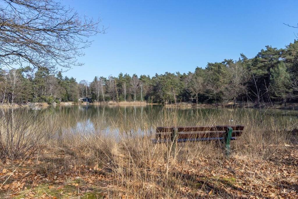 Kindvriendelijke Bungalow In Het Bos Bij Zwemmeer. Vilsteren Екстериор снимка