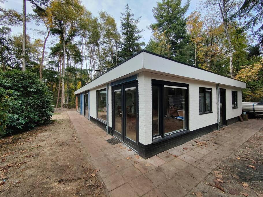 Kindvriendelijke Bungalow In Het Bos Bij Zwemmeer. Vilsteren Екстериор снимка