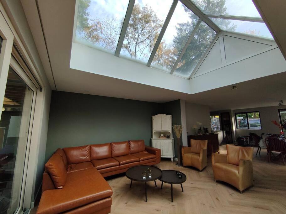 Kindvriendelijke Bungalow In Het Bos Bij Zwemmeer. Vilsteren Екстериор снимка